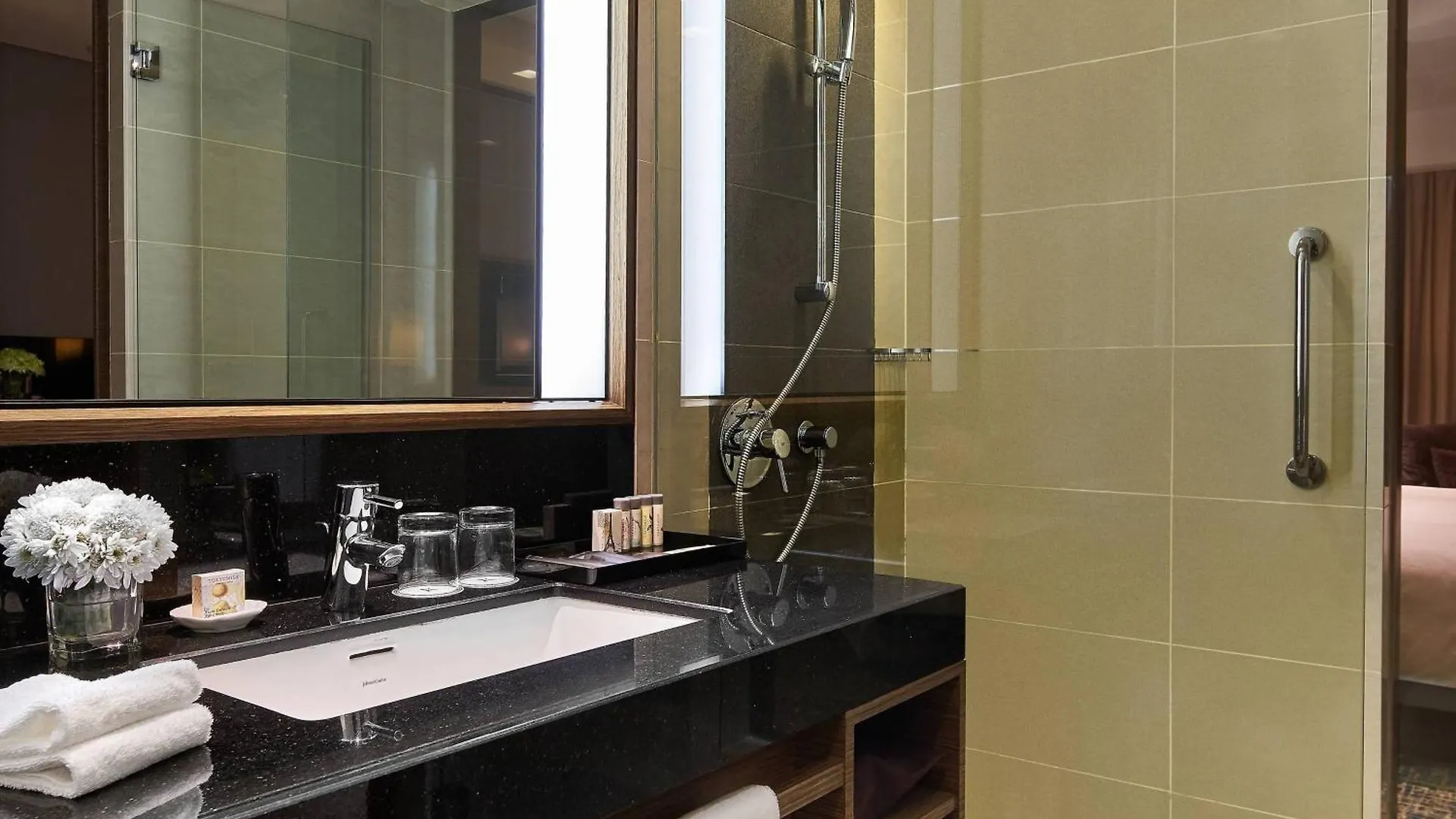 Renaissance Johor Bahru Hotel 5*,  Malaysia